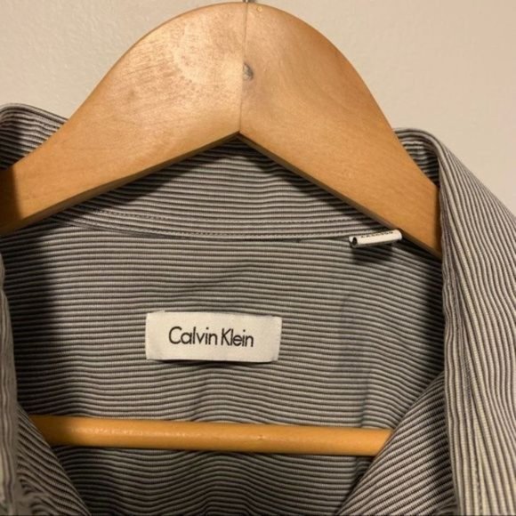 Calvin Klein grey black striped button front shirt Size 16.5. 32/33. - Picture 3 of 7